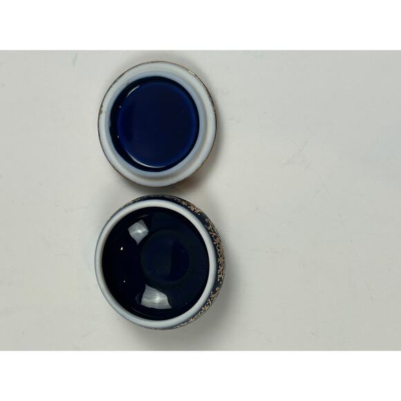 Limoges Castel Cobalt Blue Trinket Box Courting Couple 22K Gold France - Picture 7 of 9